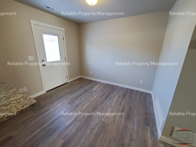 Photo - 2001 Lawrence Ln