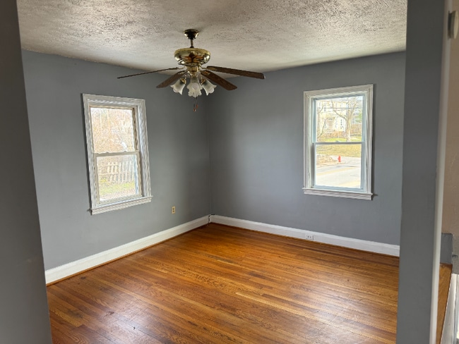 Photo - 3033 Hamilton Ave Unidad 2F