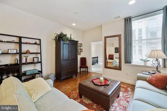 Photo - 1600 Arch St Unit 1814