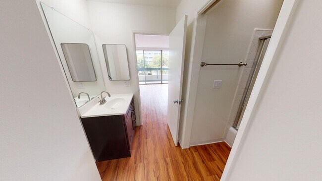 Wilshire Regency Apts.