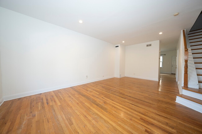 Photo - 2822 Ogden St