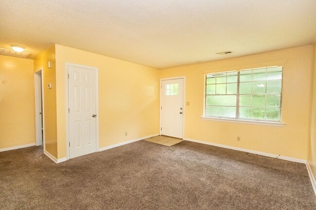 Photo - 3884 Youngstown Rd