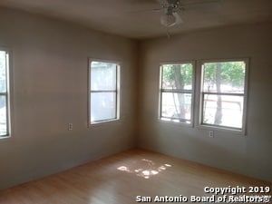 Photo - 322 Regina St