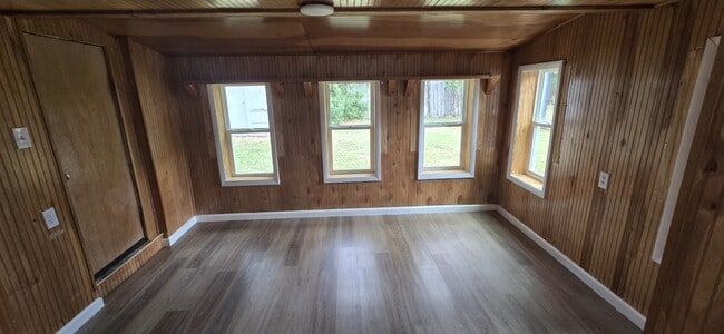 Photo - 2133 Hugh Edwards Dr