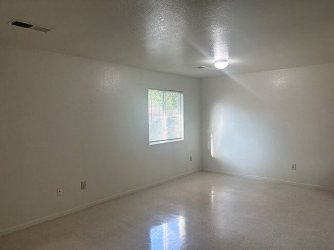 1736 Inyo St Unit B