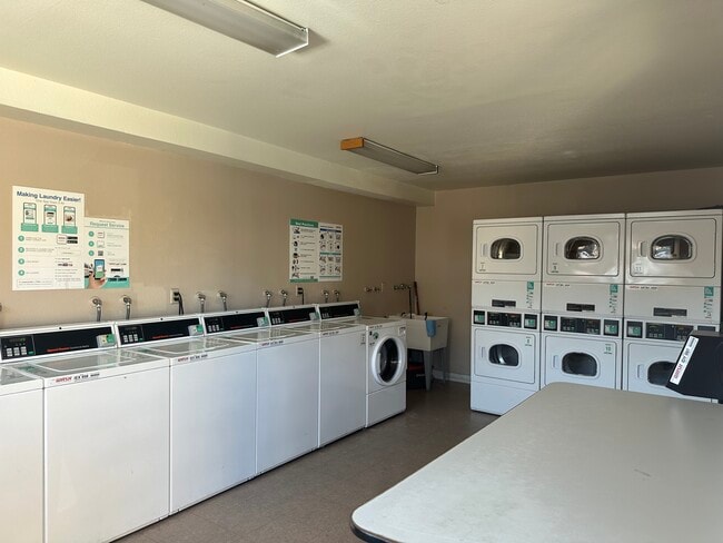 Photo - 563 Broadway