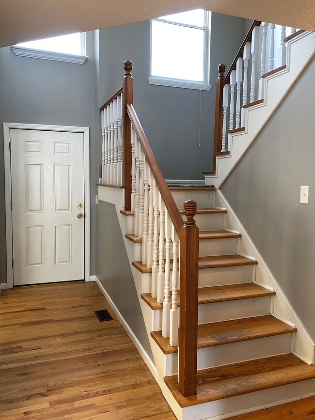 Photo - COMING SOON!! 5 Bed, 3.5 Bath, Pet Friendly!! House