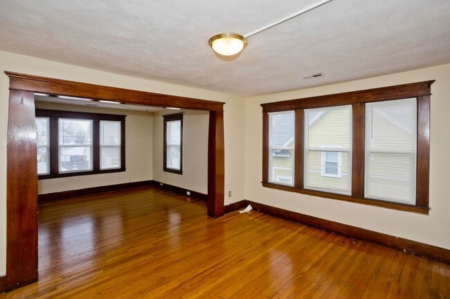 Photo - 58-60 Ionia St Unit Second Floor