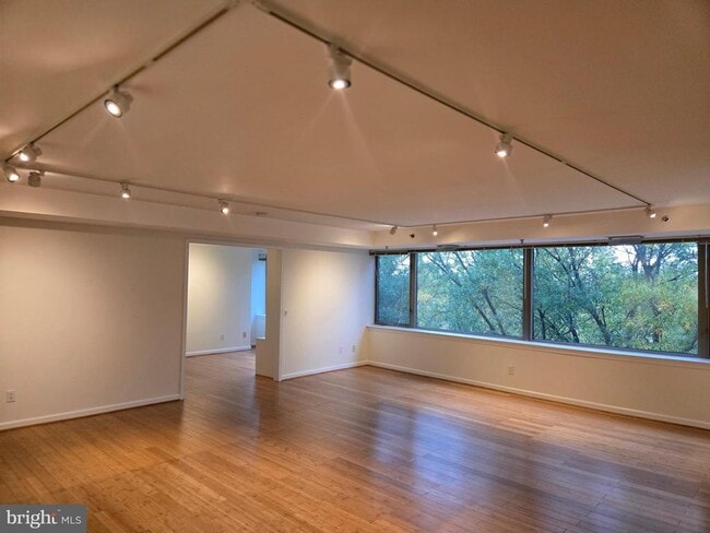 Photo - 5450 Whitley Park Terrace Unit HR-912