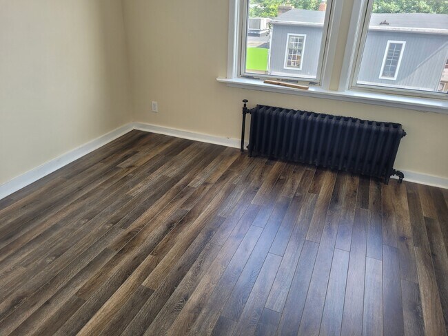 Photo - 123 Portland St