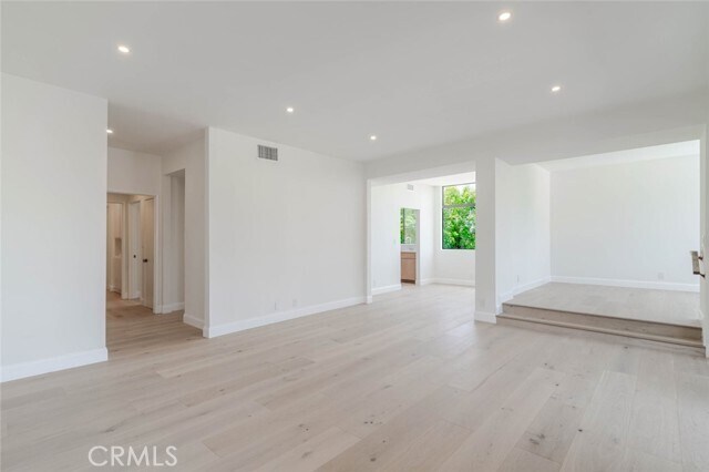 1305 N Columbus Ave Unit 208