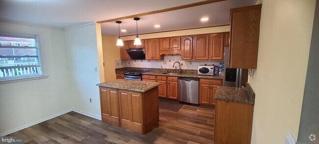 Building Photo - 1011 Regina Dr Rental