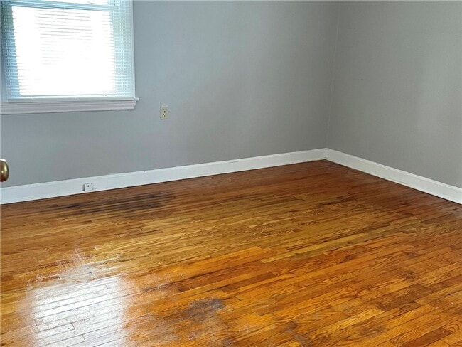 Photo - 560 Beecher St