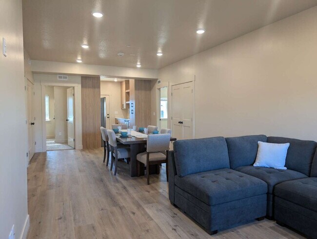 Photo - Quality 3 Bedroom 2 Bath Unidad 7