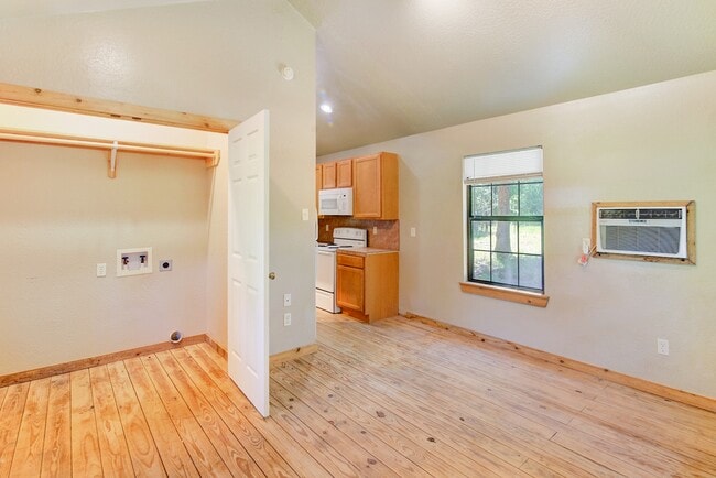 Photo - 10521 Tanyard Rd