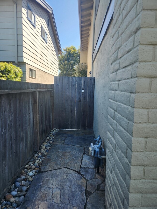 Building Photo - 807 Taurus Dr Rental