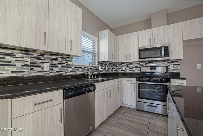 Photo - 12918 Clevedon St