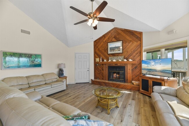 22101 Guadalupe Dr