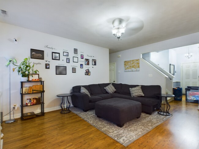 Photo - 312 Carver St