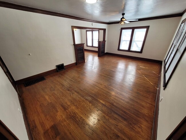 Livingroom - 1319 Prairie Ave Unit 1319 1/2