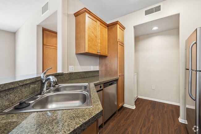 2BR, 2BA - 1,138SF - Kitchen