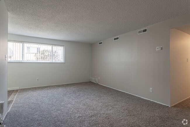 2HAB 1BA 920 ft² - Royalton Greens