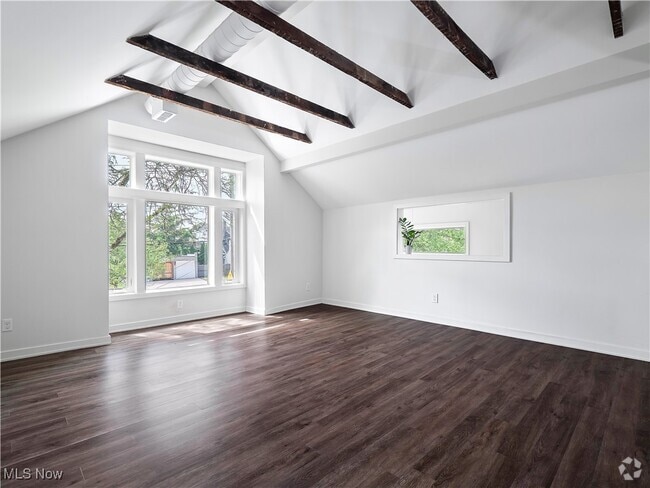 Building Photo - 2027 W 11th St Unit Up Rental