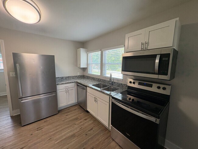 Photo - Your Next Home Awaits – Spacious Rental in a Convenient Location