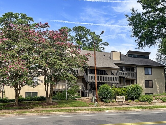 Building Photo - 3007 Huntleigh Dr