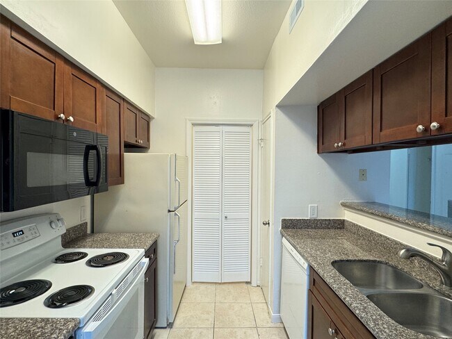 Photo - 6500 Harbor Town Dr Unit 3103