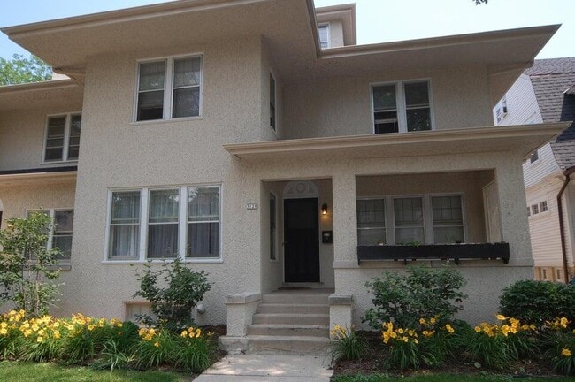 Photo - 3128 N Shepard Ave Apartment