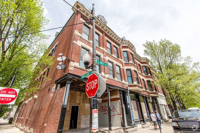 Building Photo - 1008 W 18th St Unit 302 Rental