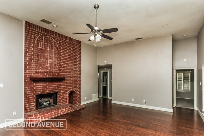 Photo - 2404 Liles Ln
