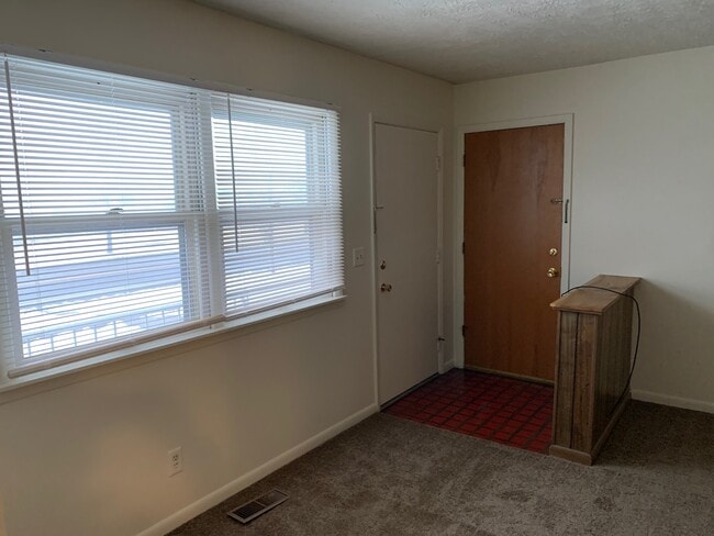 Photo - 201 W Shelbourne Dr Unit 2