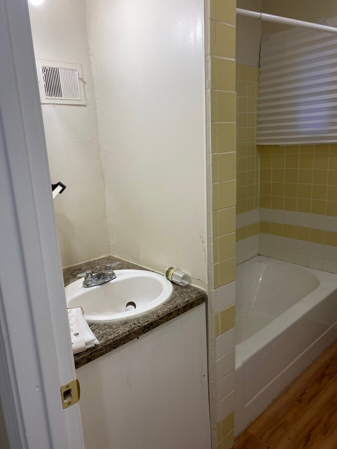 Photo - 2 Willowbank Pl