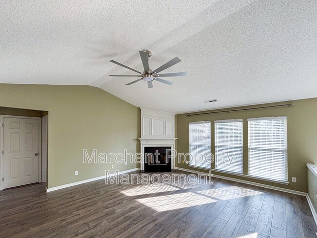 Photo - 113 W Okaloosa Way