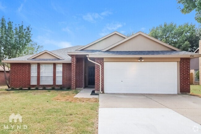 Building Photo - 4961 Briar Oaks Ln Rental