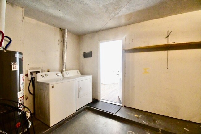 Building Photo - 11846 S Marianne Cir