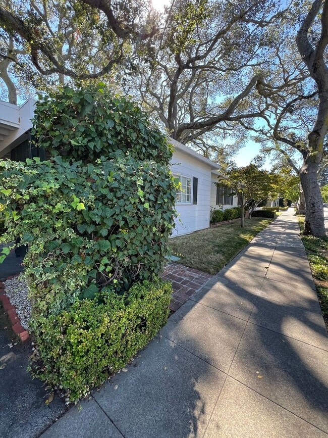 Photo - Beautiful Home in Burlingame!!