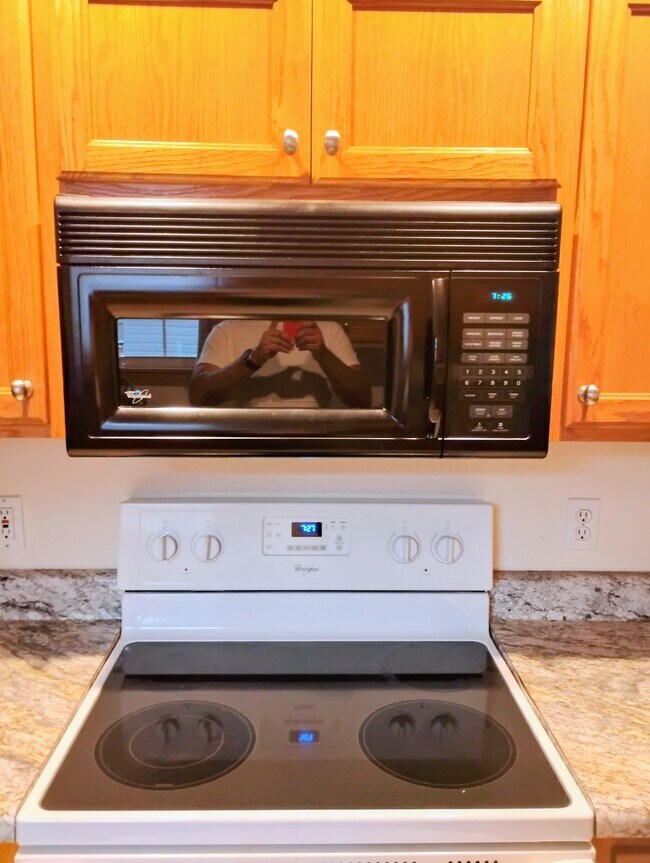 Photo - 428 W White Ash Rd