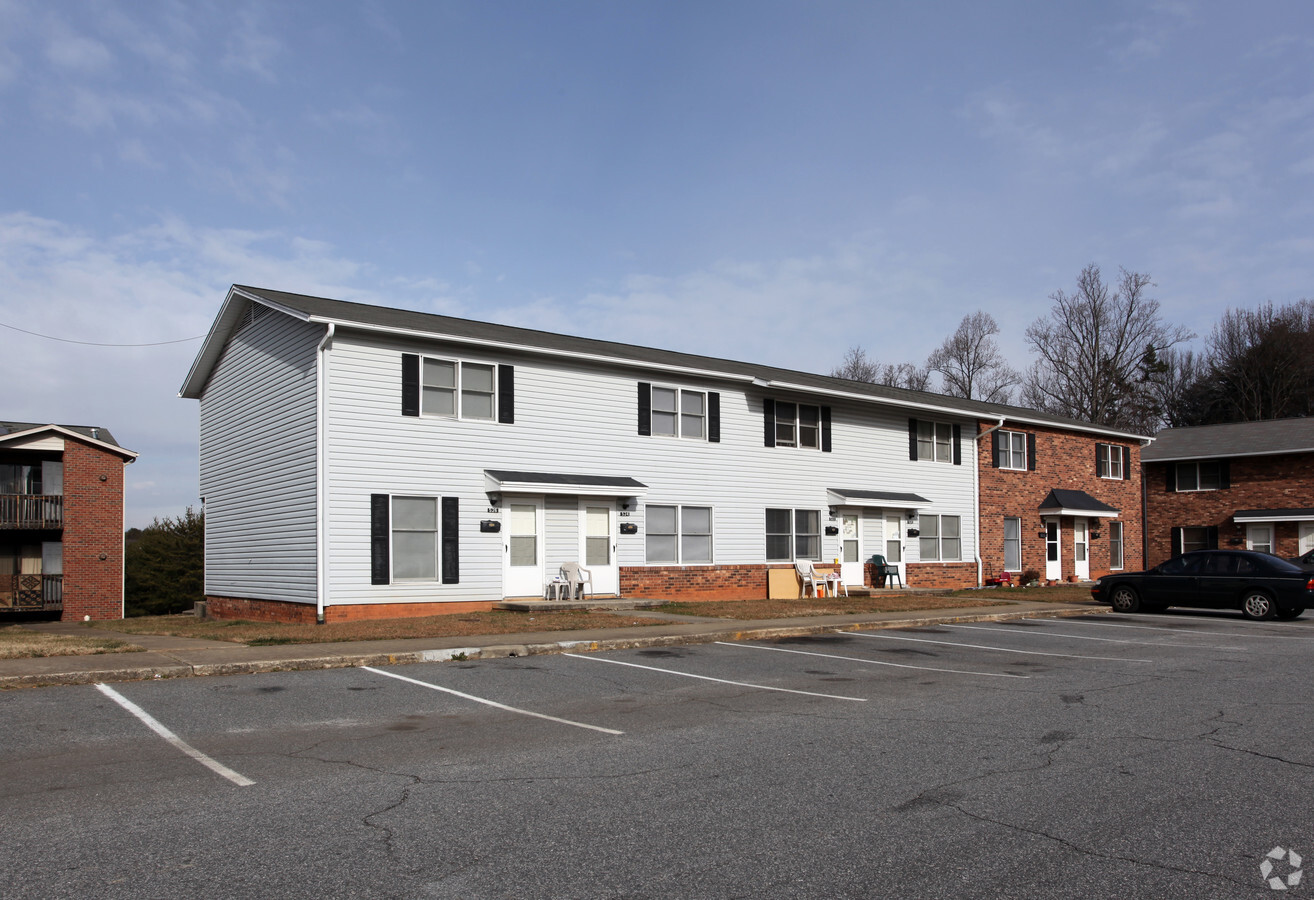 Birchwood Manor - Birchwood Manor Apartments