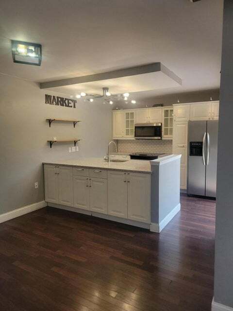 Building Photo - 727 7th Way Rental