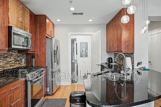 Photo - 222 12th St NE
