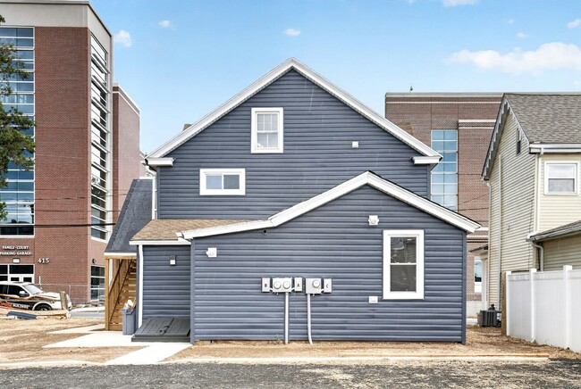 428 S Governors Ave