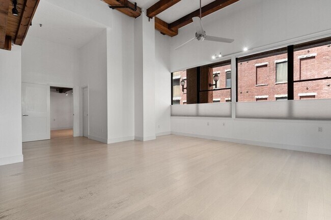 15 Sleeper St Unit 106