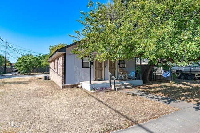 Photo - 1631 S 3rd St