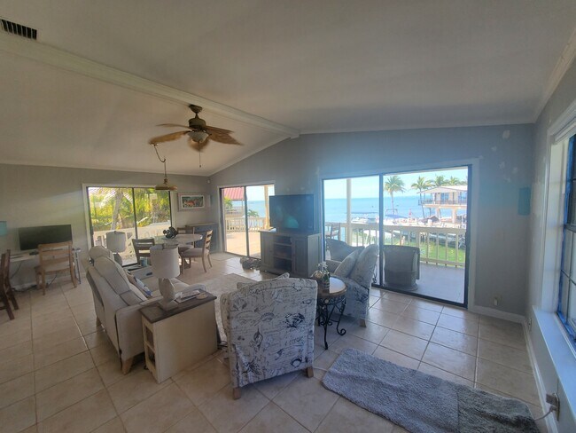 Photo - 222 Bristol Ct