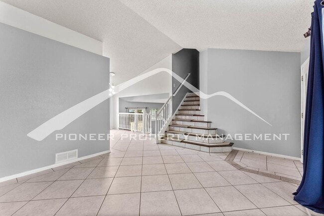 8550 Van Gordon Ct