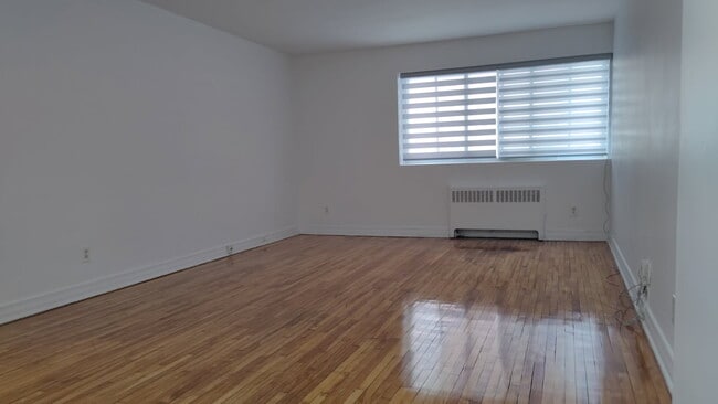 Photo - 5505 Rue Dudemaine Unit 01