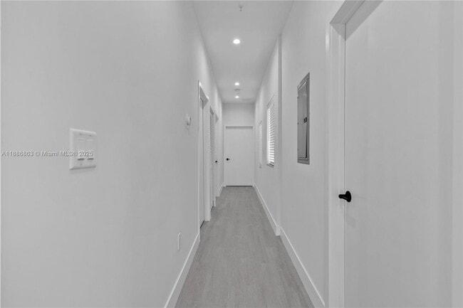 Photo - 1786 SW 9th St Unidad 3